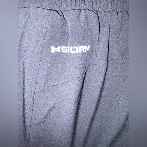 Under Armour women’s woven branded black jogger size medium - Picture 4 of 12